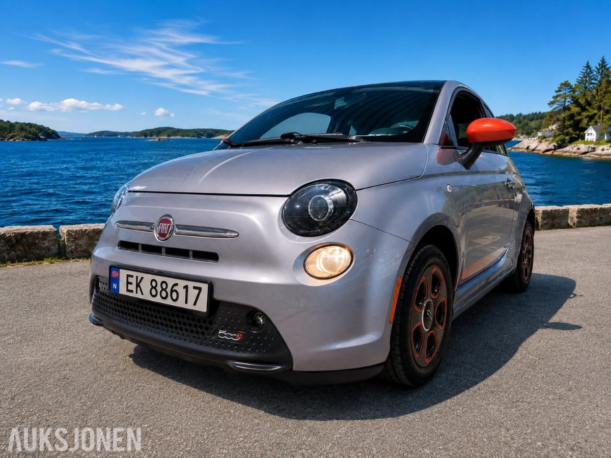 2014 Fiat 500E cruisekontroll parkeringssensor lav km 79 000km